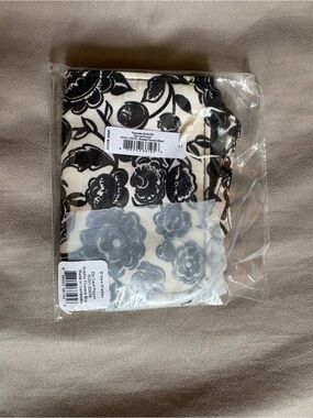 Vera Bradley Black and White Floral Zip Coin Pouch
